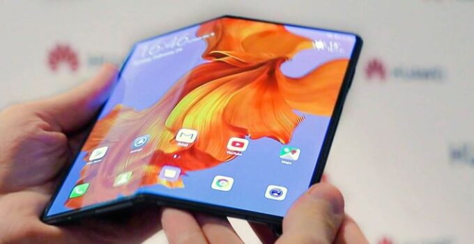The Fold and The Beautiful: What’s On The Market For Foldable Technology