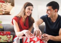 Top 8 Gifts to Buy for Your Girlfriend
