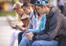When to Take Away Your Teen’s Cell Phone Privileges