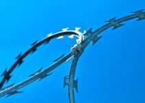 Razor Wire VS Barbed Wire – Which is More Efficient?