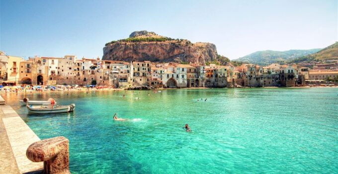 Are You Planning to Go to Sicily? Here’s Why Villas With Private Pool Are the Rage!