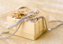 5 Reasons Why Jewelry is The Perfect Gift And How to Choose