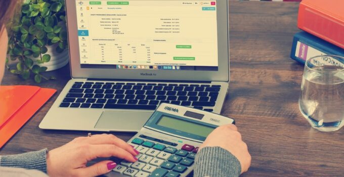 9 Signs Your Business Needs Bookkeeping Services