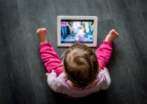 4 Benefits of Limiting Screen Time for Your Children – 2024 Guide