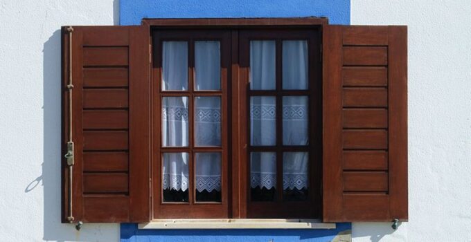 5 Pros and Cons of Wood Windows for Your House – 2024 Guide