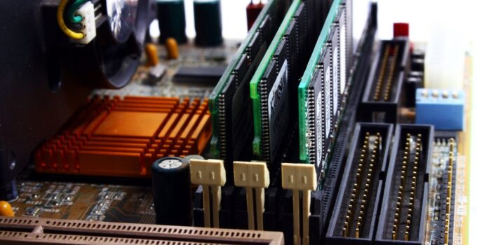 5 Advantages of Hiring Professional Turnkey PCB Assembly Services