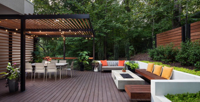 5 Signs That a Backyard Deck Needs to Be Replaced