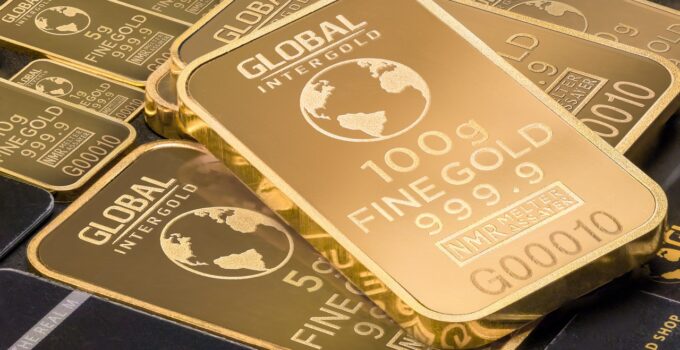 8 Reasons To Invest In Gold