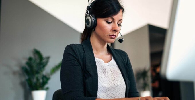 How To Effectively Manage Remote Call Center Staff
