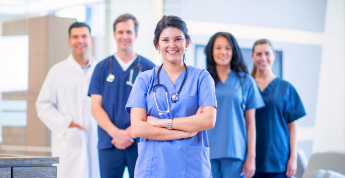 What Are The Advantages Of Being a Traveling Healthcare Professional?