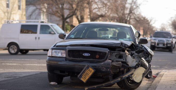 6 Reasons Why You Should Never Settle A Car Accident Case Without Consulting A Lawyer