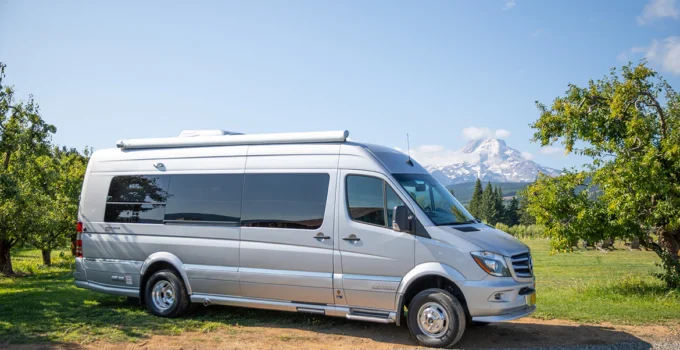 Is It Better to Lease or Buy a Van for Your Business – 2024 Guide