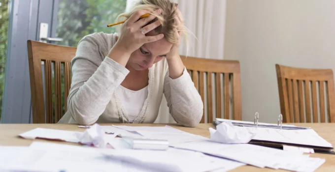 How to Cope With Financial Stress and When to Seek Professional Guidance?