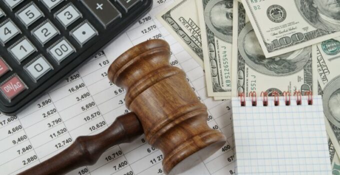 How to Save on Legal Fees During a Lawsuit