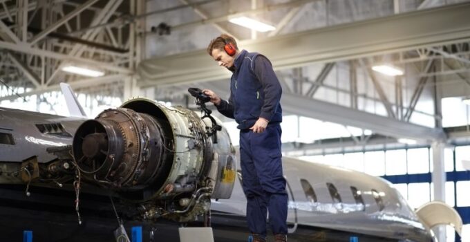 Make a Career in Aeronautical Engineering