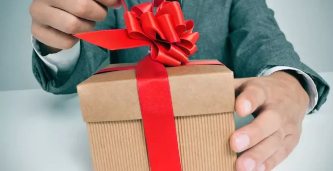 5 Times When You Should Consider Getting Client a Corporate Gift