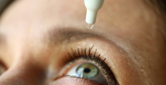 Understanding and Managing Pain After LASIK Surgery