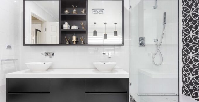 Tips on Creating a Hotel-worthy Bathroom at Home