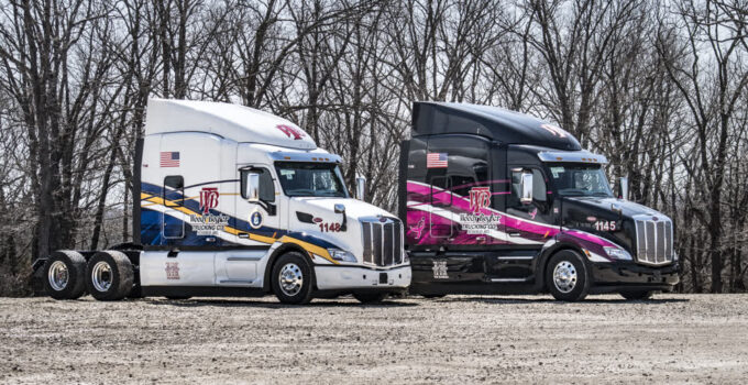 Customizing Your Fleet: How to Choose the Best Wrap Design for Your Brand