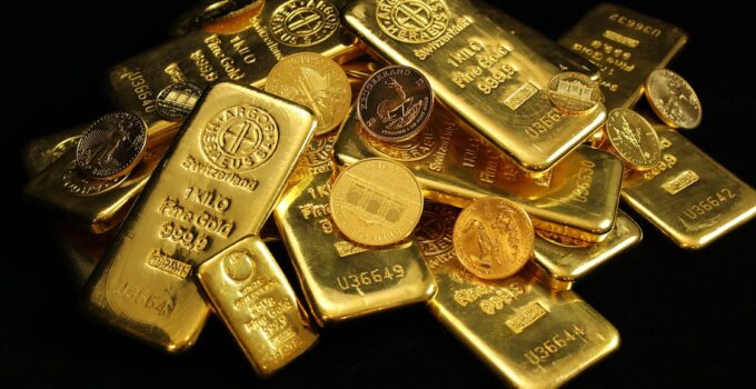 Gold Bullions vs Coins: Which Should You Invest In – 2024 Guide