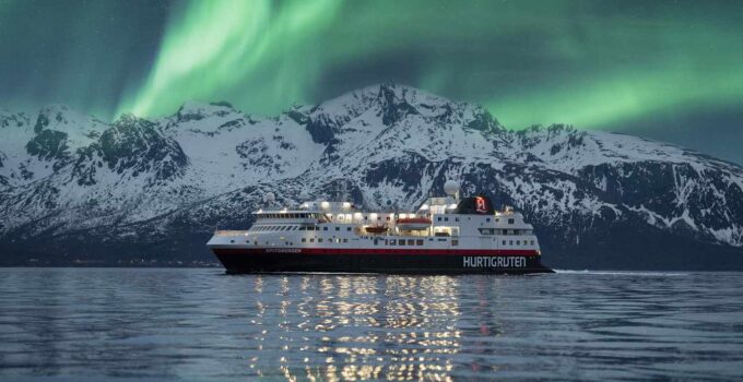 Chasing the Northern Lights: Choosing the Perfect Month for Your Alaska Cruise