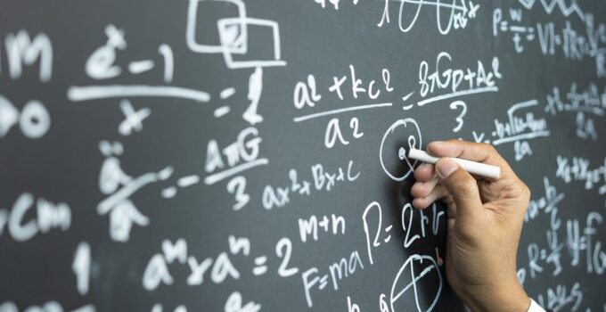 The Role of Math in Different College Majors A Multifaceted Journey