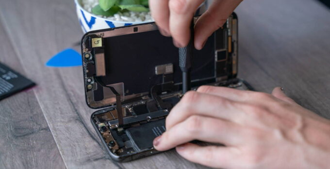 DIY iPhone Repair: What You Can Fix and What to Leave to Experts