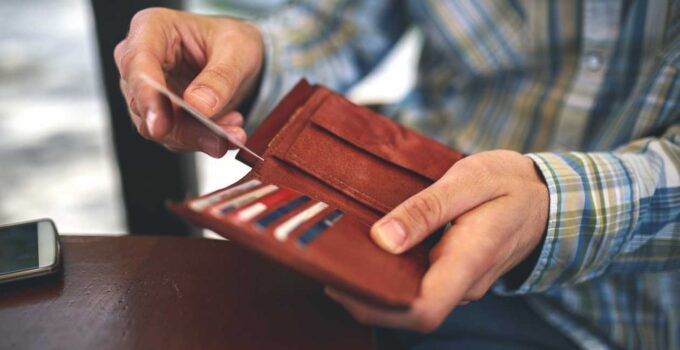 The Ultimate Guide To Men's Wallets - Finding The Perfect Fit