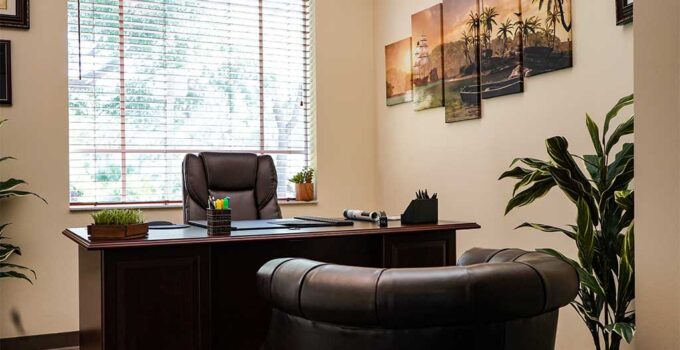 How to Select the Best Office Furniture for Your Small Business