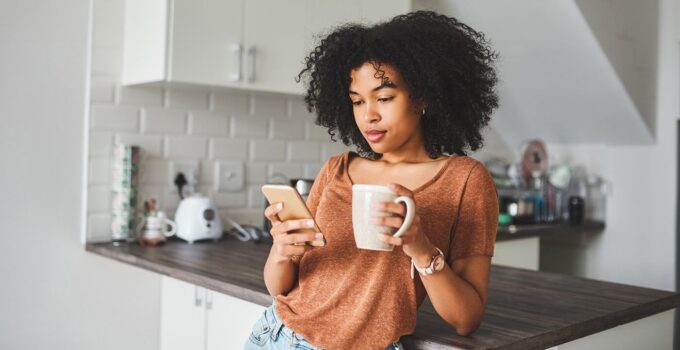 Group Chat Sanity ─ 5 Ways a Burner Phone Rescues You From Digital Overload