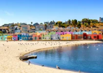 What Coastal Residents Love About Quiet Neighborhoods Near Major Tourist Areas