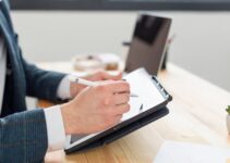 Mastering Meeting Notes: A Step-by-Step Guide + The Best AI Tools to Help You Save Time